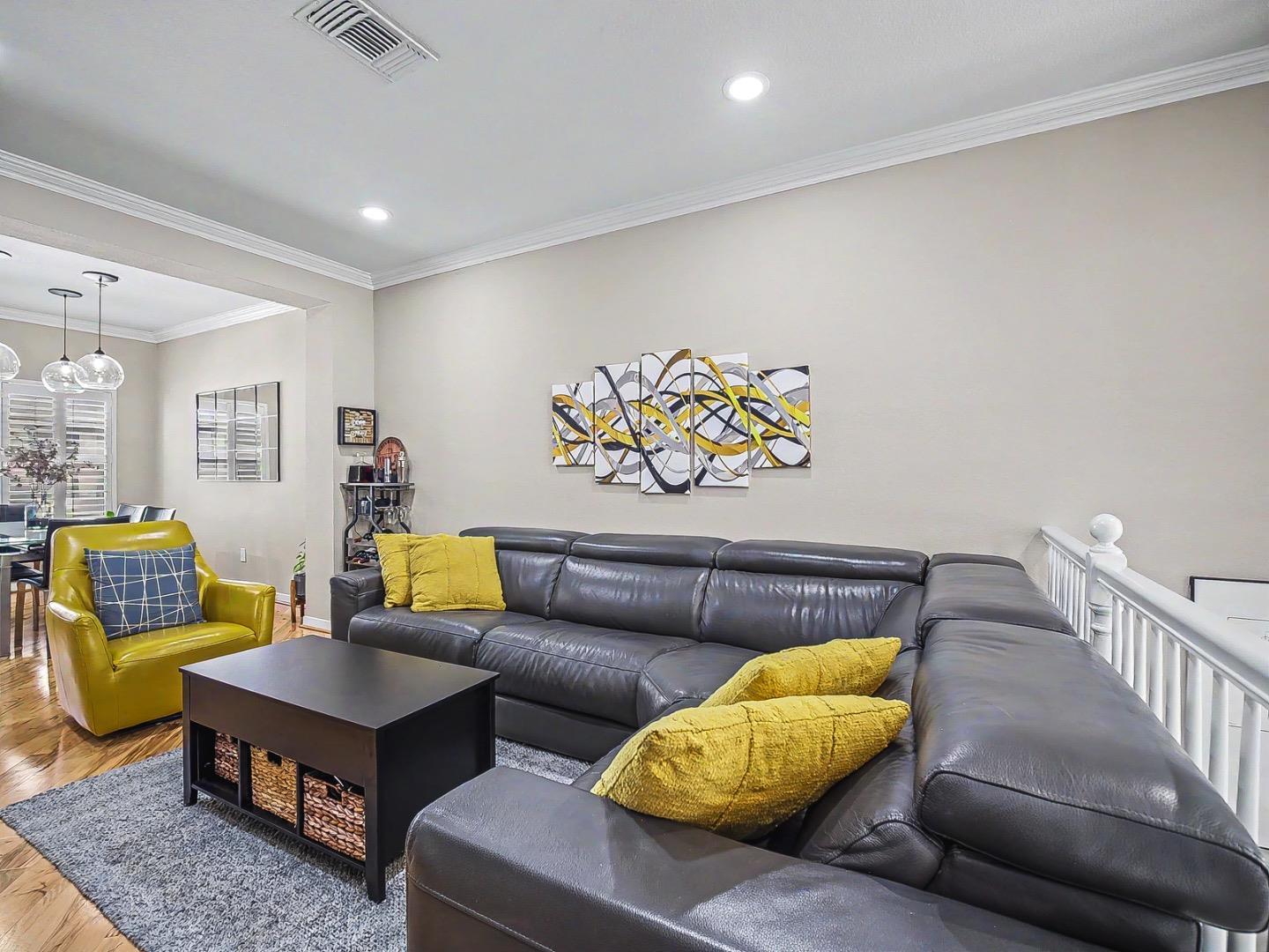 Detail Gallery Image 8 of 39 For 1100 Wabesco Pl, San Jose,  CA 95125 - 2 Beds | 2 Baths