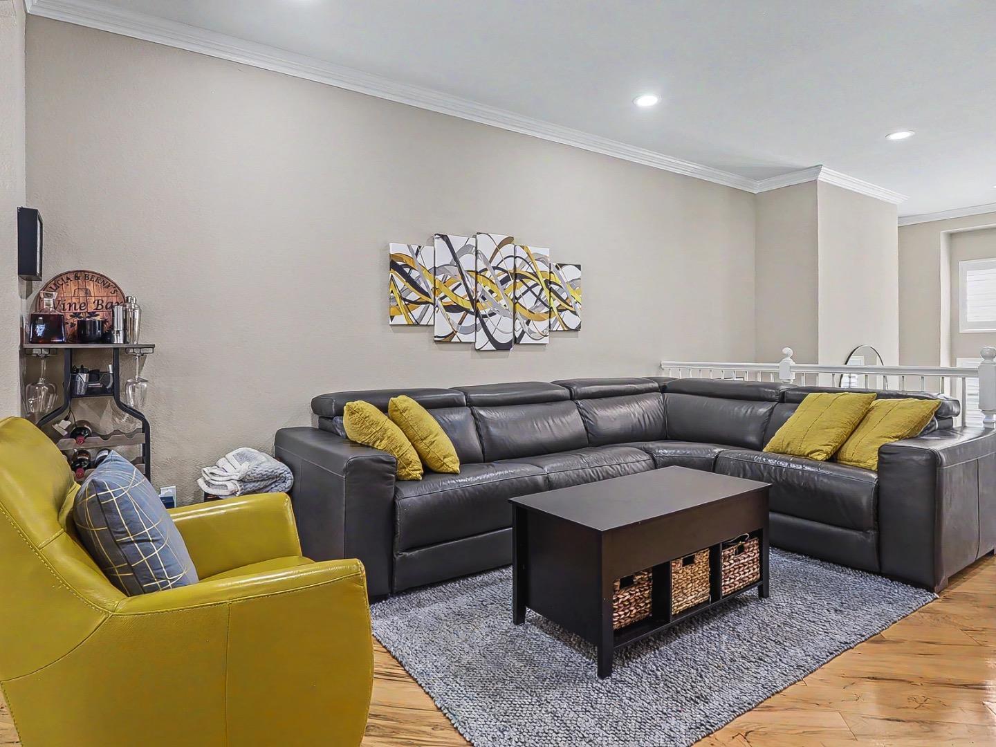 Detail Gallery Image 9 of 39 For 1100 Wabesco Pl, San Jose,  CA 95125 - 2 Beds | 2 Baths