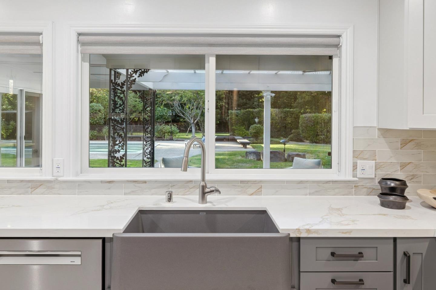 Detail Gallery Image 23 of 92 For 243 Selby Ln, Atherton,  CA 94027 - 6 Beds | 4 Baths