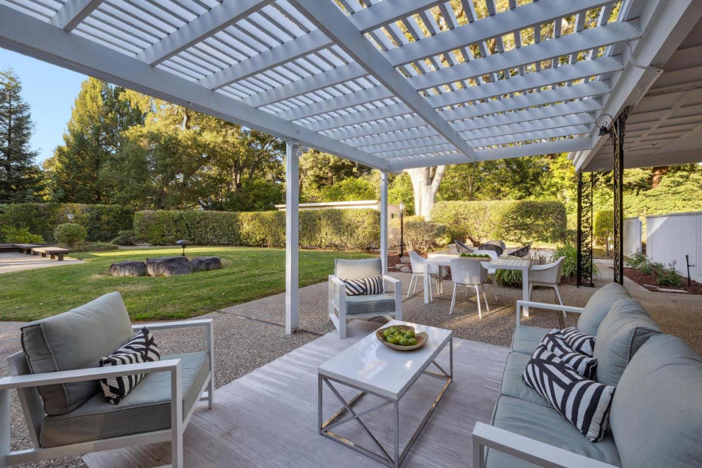 Detail Gallery Image 32 of 92 For 243 Selby Ln, Atherton,  CA 94027 - 6 Beds | 4 Baths