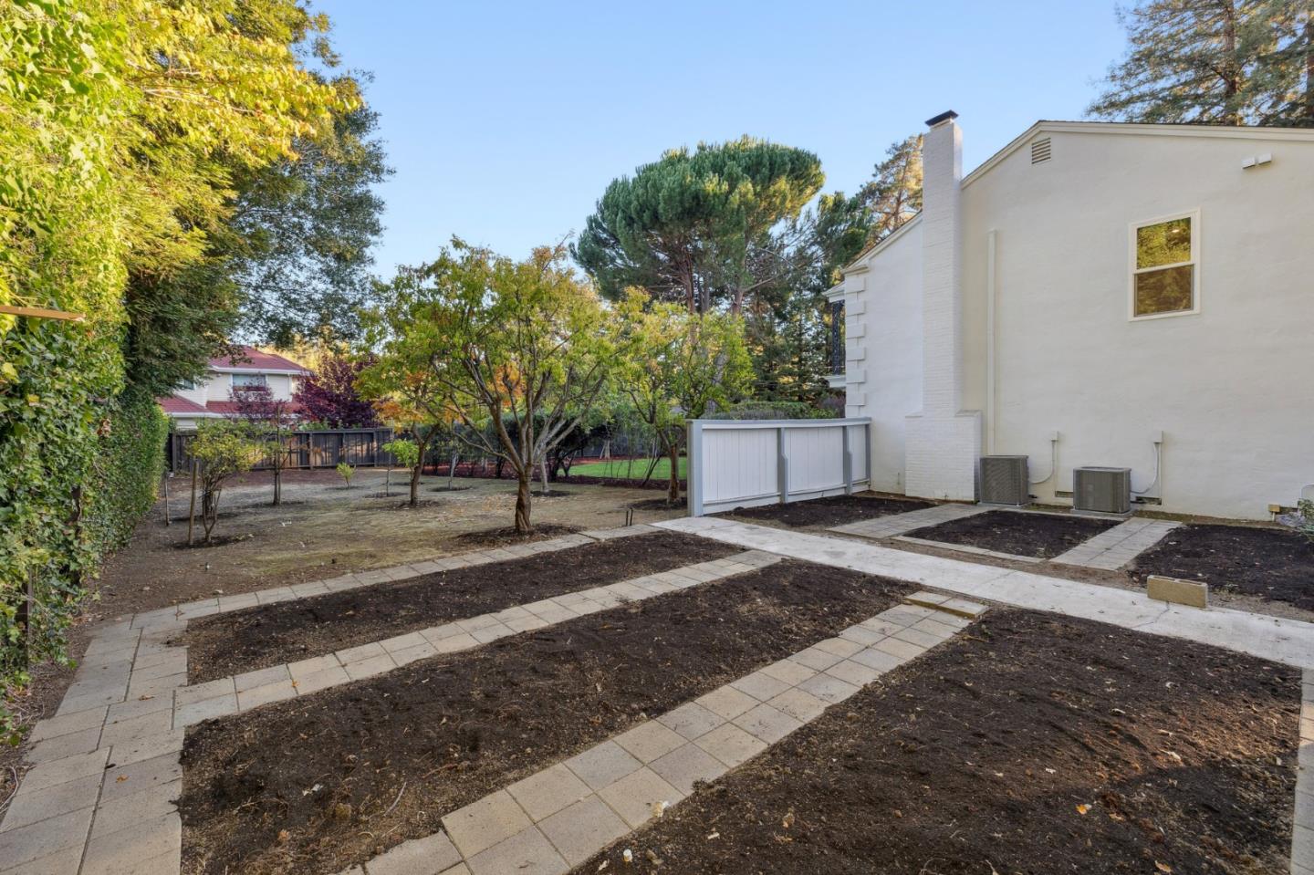 Detail Gallery Image 45 of 92 For 243 Selby Ln, Atherton,  CA 94027 - 6 Beds | 4 Baths