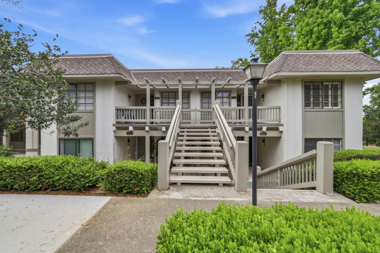 Front Image Thumbnail for ML82044103