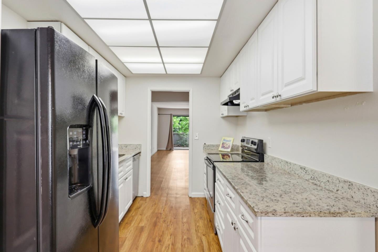 Detail Gallery Image 10 of 39 For 5492 Cribari Bnd, San Jose,  CA 95135 - 2 Beds | 2 Baths