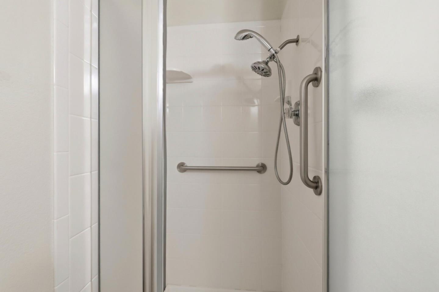 Detail Gallery Image 12 of 39 For 5492 Cribari Bnd, San Jose,  CA 95135 - 2 Beds | 2 Baths