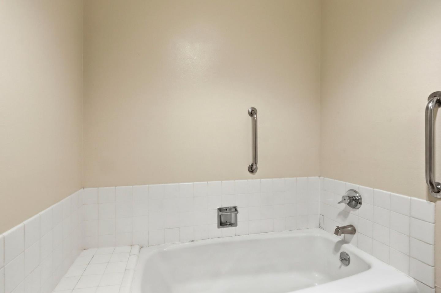 Detail Gallery Image 15 of 39 For 5492 Cribari Bnd, San Jose,  CA 95135 - 2 Beds | 2 Baths