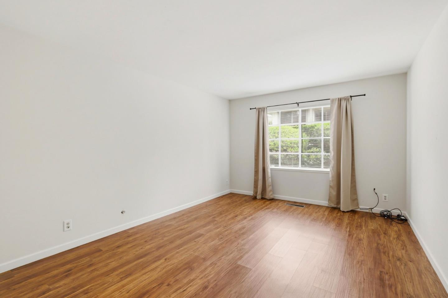 Detail Gallery Image 25 of 39 For 5492 Cribari Bnd, San Jose,  CA 95135 - 2 Beds | 2 Baths