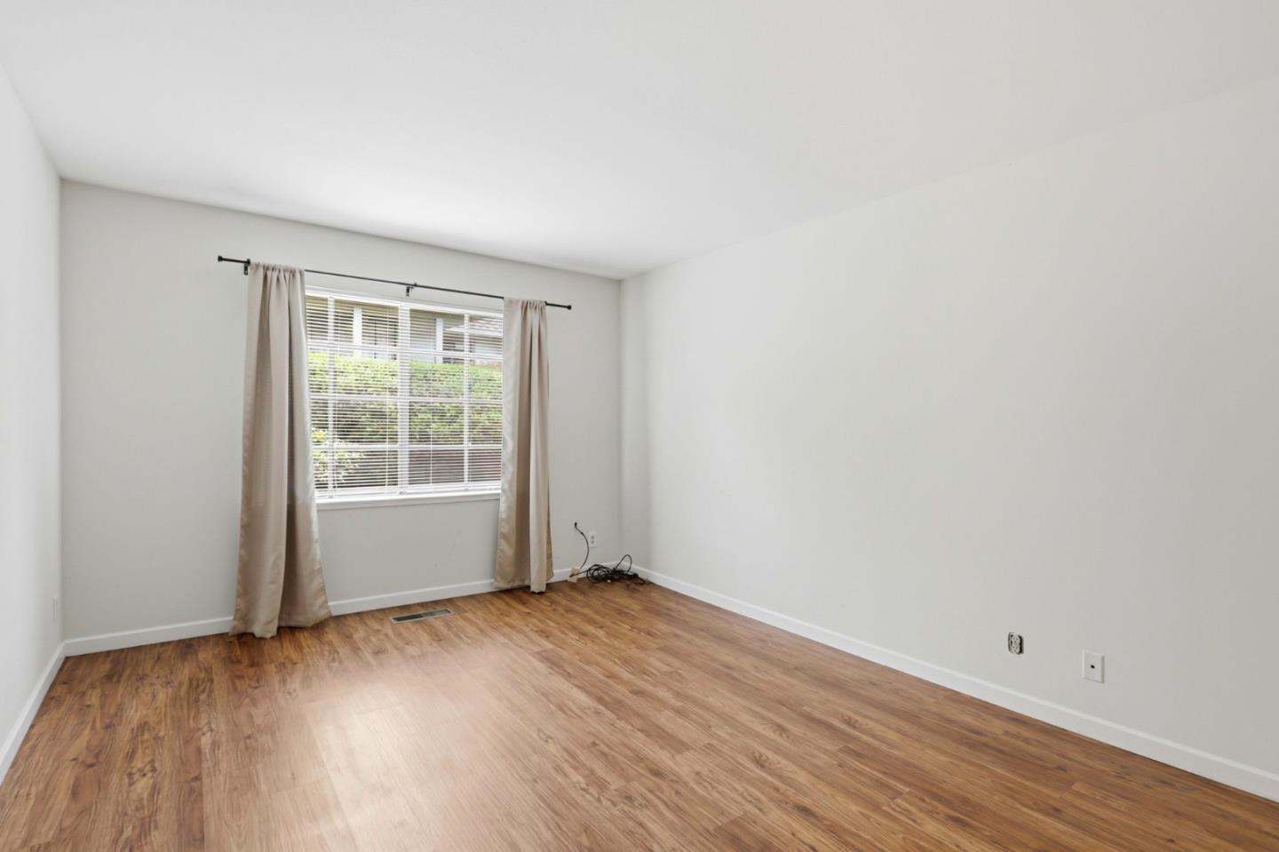 Detail Gallery Image 28 of 39 For 5492 Cribari Bnd, San Jose,  CA 95135 - 2 Beds | 2 Baths