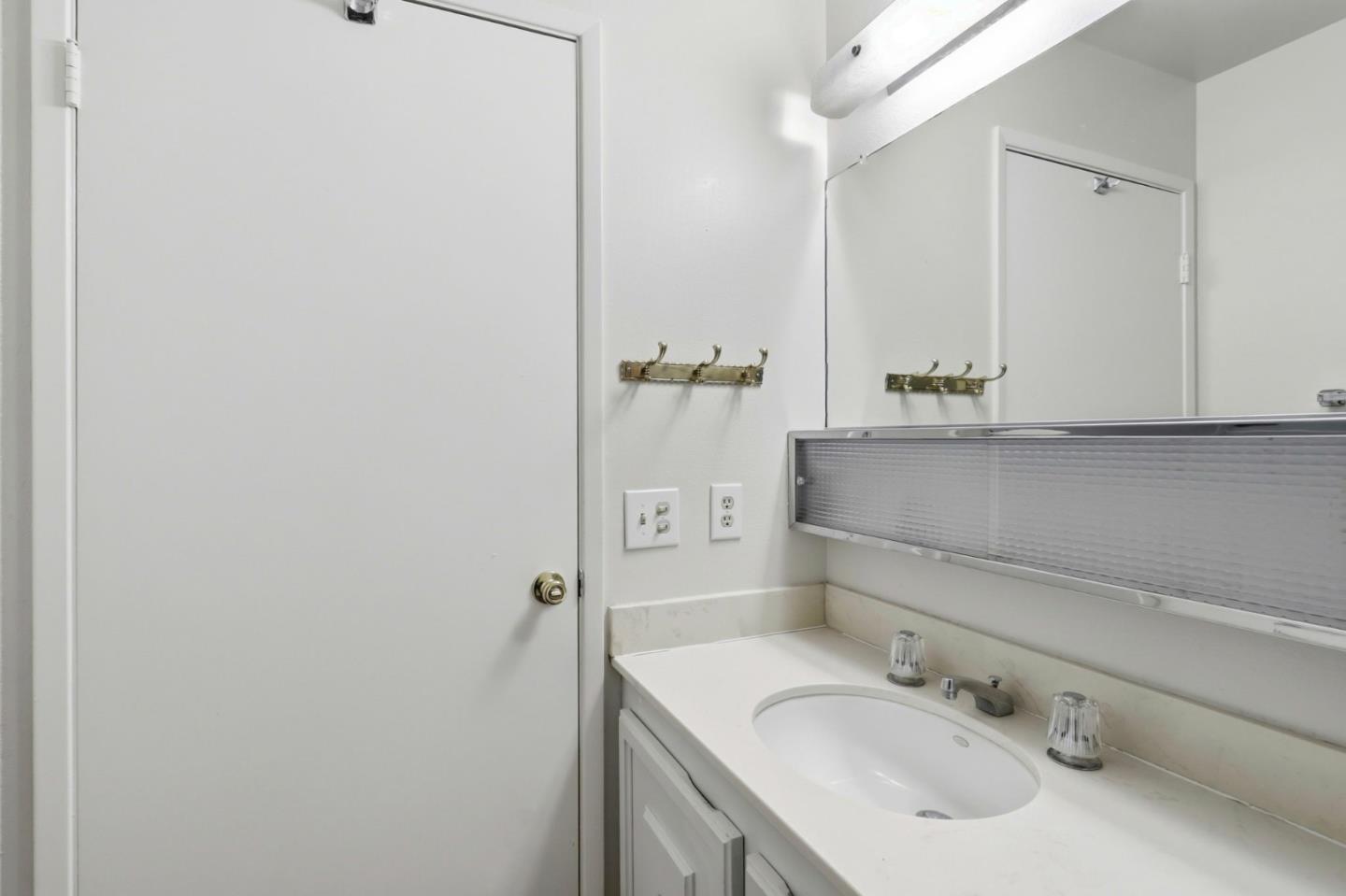 Detail Gallery Image 30 of 39 For 5492 Cribari Bnd, San Jose,  CA 95135 - 2 Beds | 2 Baths