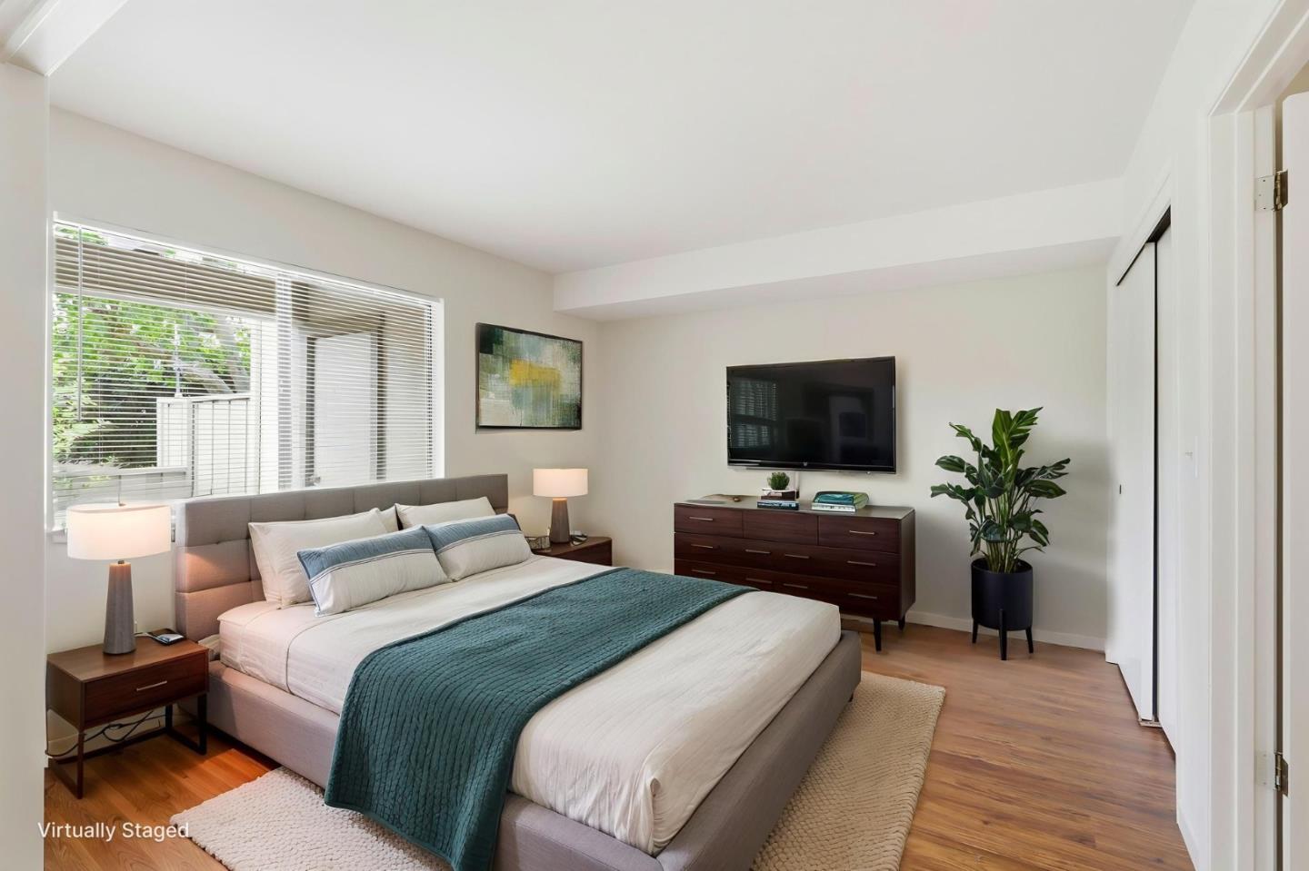 Detail Gallery Image 8 of 39 For 5492 Cribari Bnd, San Jose,  CA 95135 - 2 Beds | 2 Baths