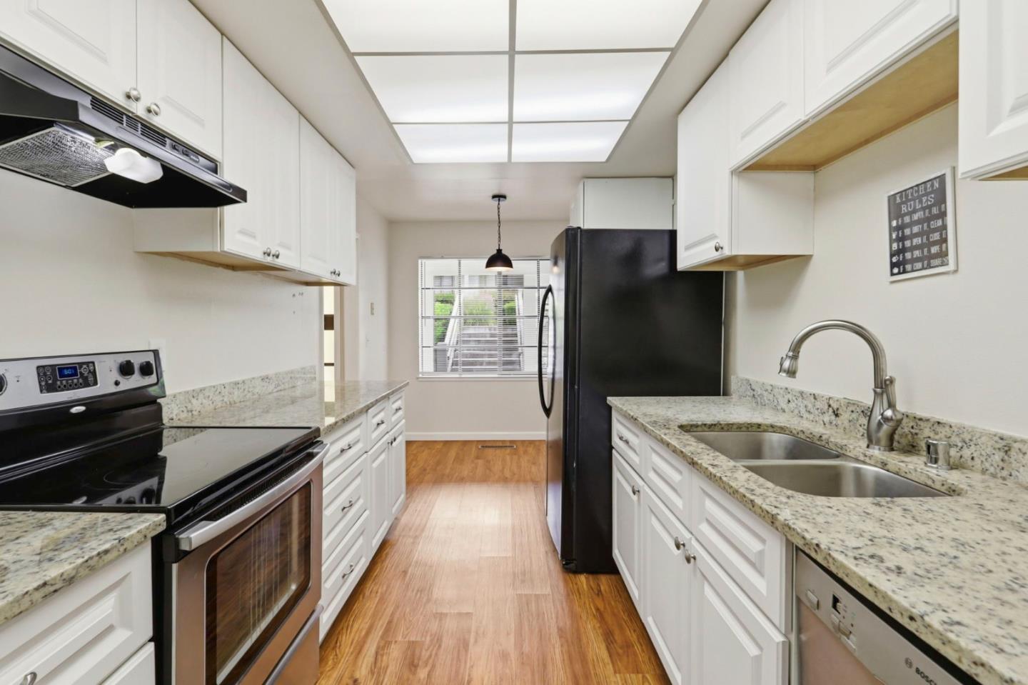 Detail Gallery Image 9 of 39 For 5492 Cribari Bnd, San Jose,  CA 95135 - 2 Beds | 2 Baths