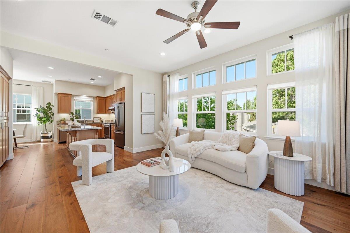 Detail Gallery Image 13 of 98 For 1918 Stella St, Mountain View,  CA 94043 - 4 Beds | 2/2 Baths