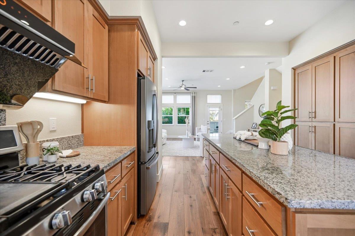 Detail Gallery Image 23 of 98 For 1918 Stella St, Mountain View,  CA 94043 - 4 Beds | 2/2 Baths