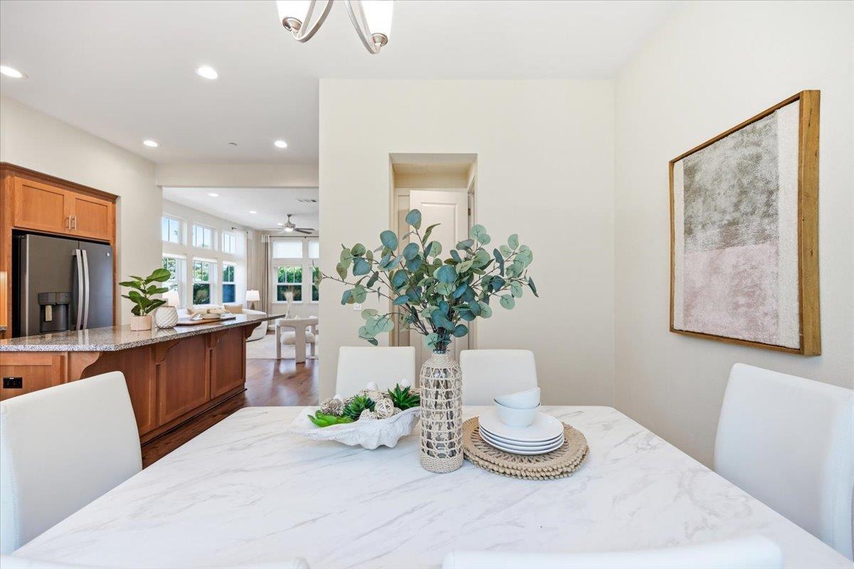 Detail Gallery Image 37 of 98 For 1918 Stella St, Mountain View,  CA 94043 - 4 Beds | 2/2 Baths