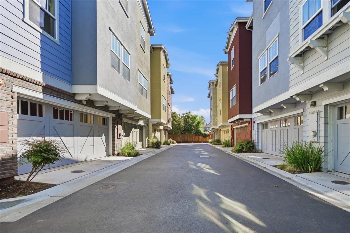 Detail Gallery Image 68 of 98 For 1918 Stella St, Mountain View,  CA 94043 - 4 Beds | 2/2 Baths