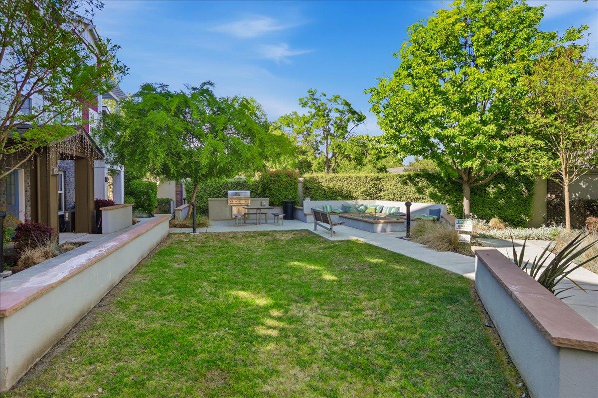 Detail Gallery Image 75 of 98 For 1918 Stella St, Mountain View,  CA 94043 - 4 Beds | 2/2 Baths