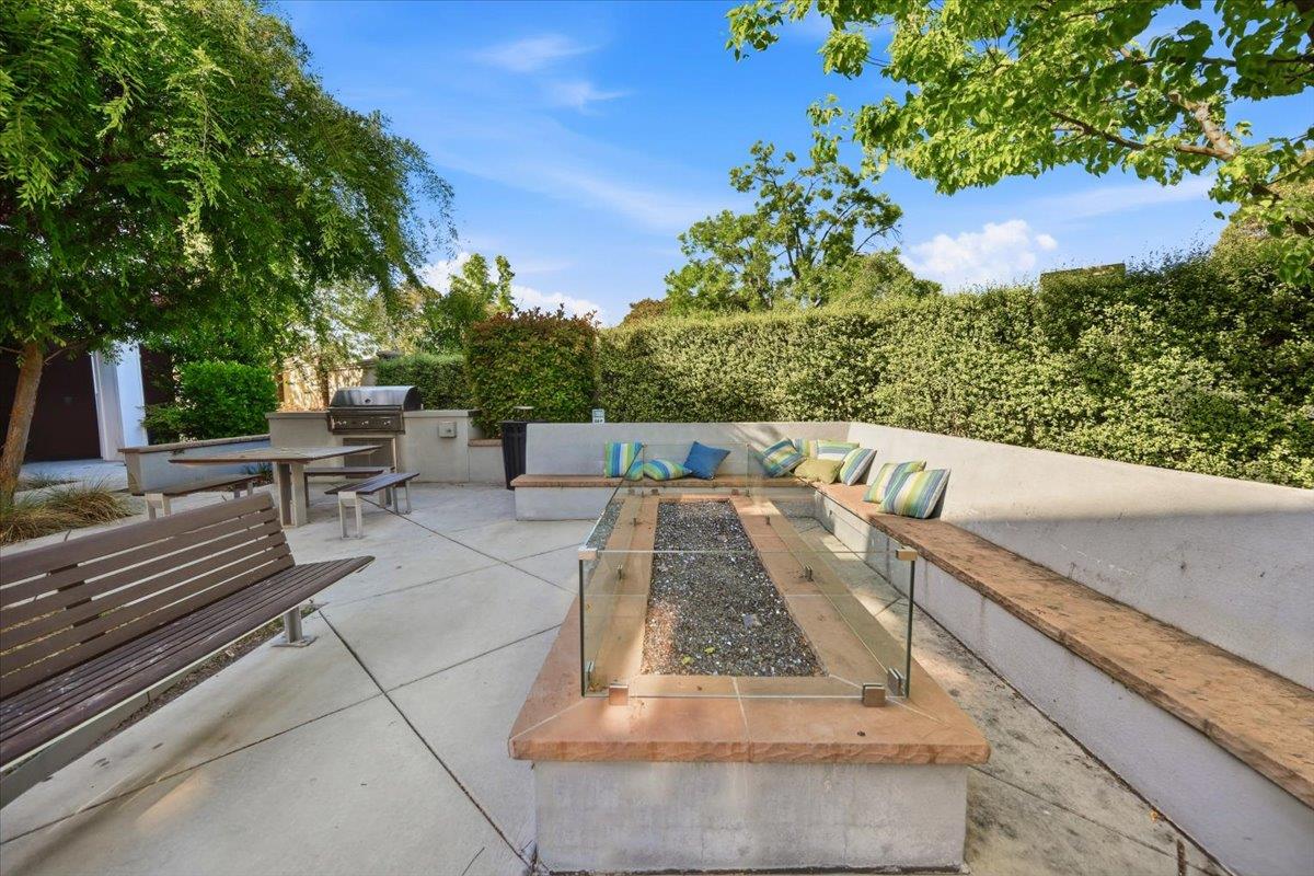 Detail Gallery Image 77 of 98 For 1918 Stella St, Mountain View,  CA 94043 - 4 Beds | 2/2 Baths