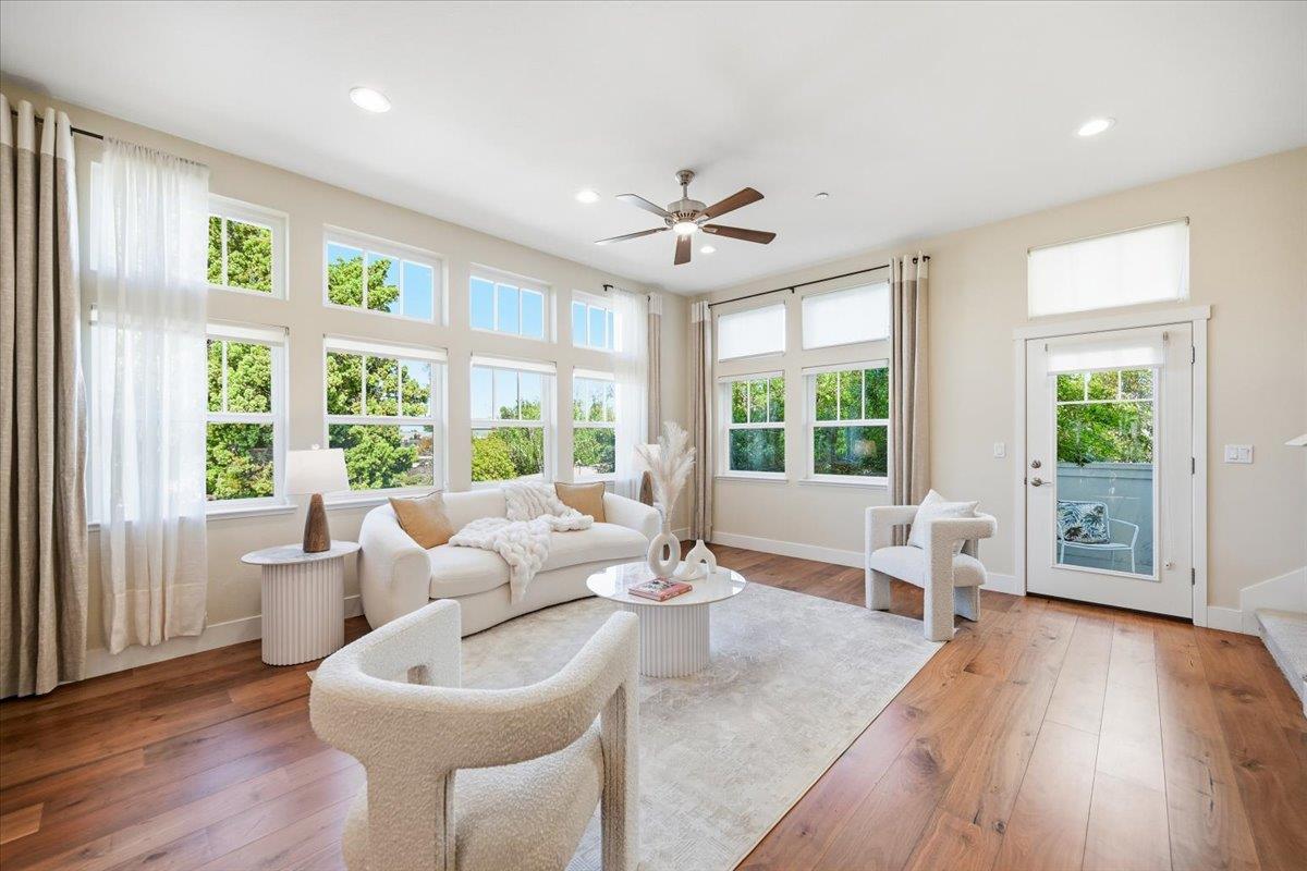 Detail Gallery Image 8 of 98 For 1918 Stella St, Mountain View,  CA 94043 - 4 Beds | 2/2 Baths