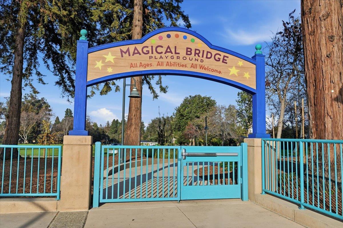 Detail Gallery Image 88 of 98 For 1918 Stella St, Mountain View,  CA 94043 - 4 Beds | 2/2 Baths