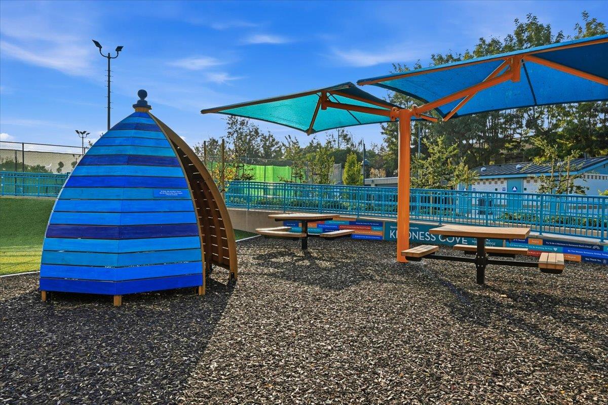 Detail Gallery Image 90 of 98 For 1918 Stella St, Mountain View,  CA 94043 - 4 Beds | 2/2 Baths