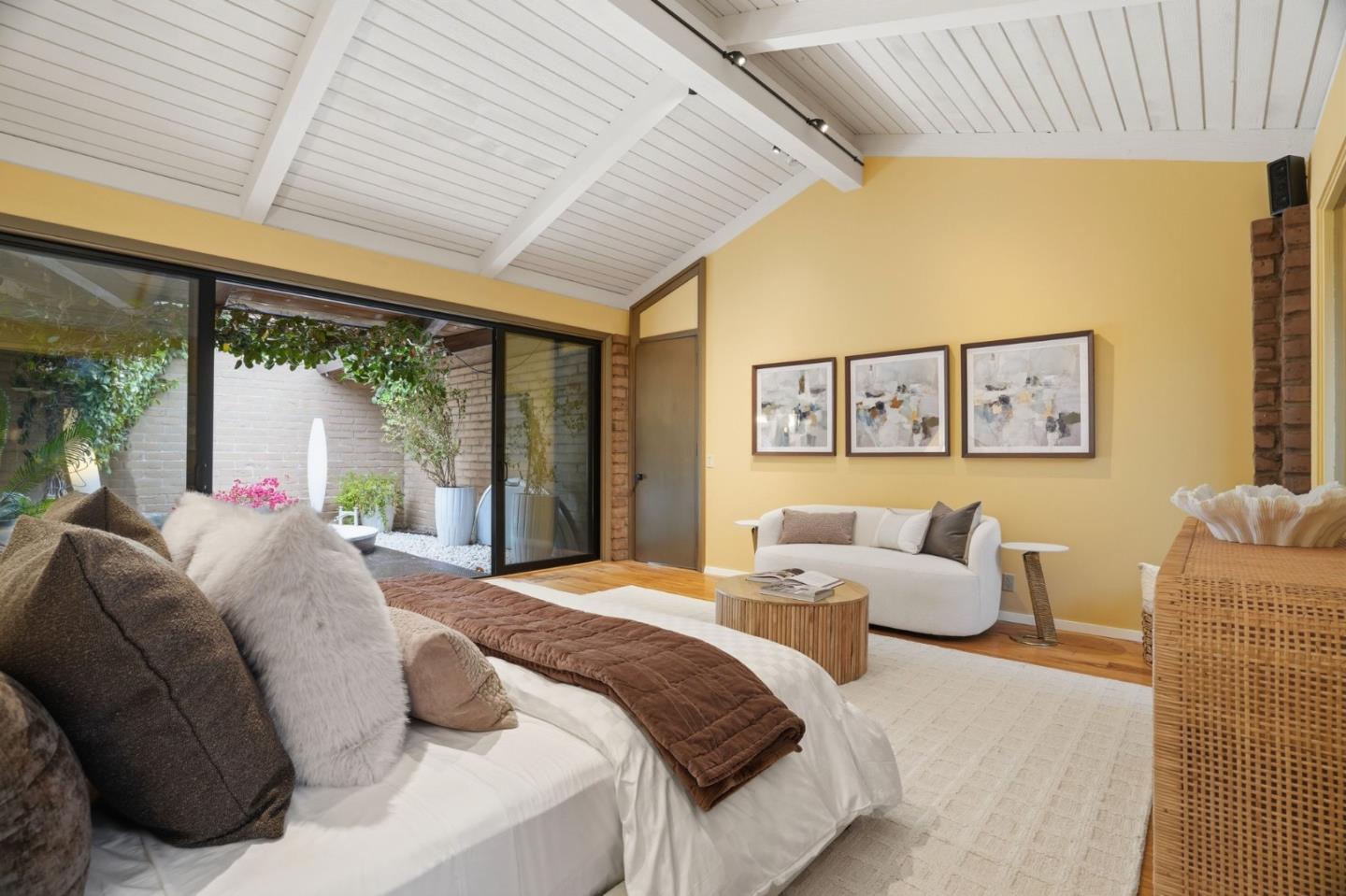 Loyola Drive, Los Altos, CA, 94024