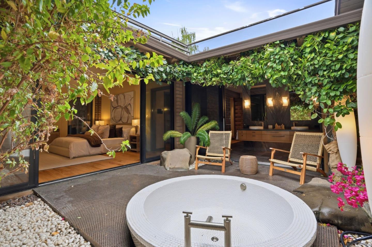 Loyola Drive, Los Altos, CA, 94024