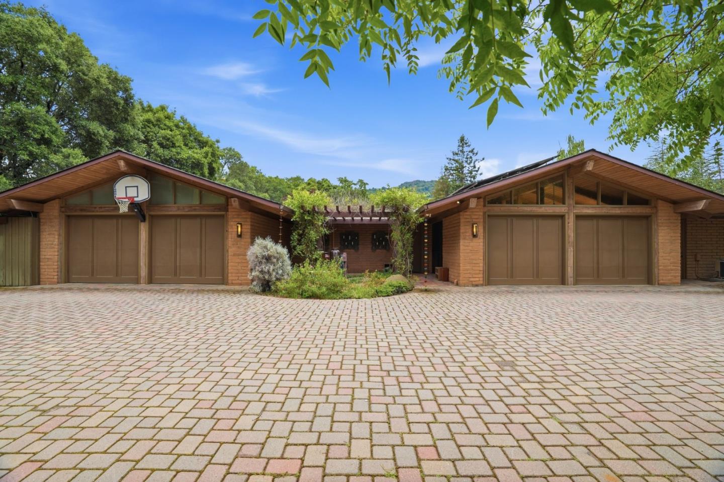 Loyola Drive, Los Altos, CA, 94024