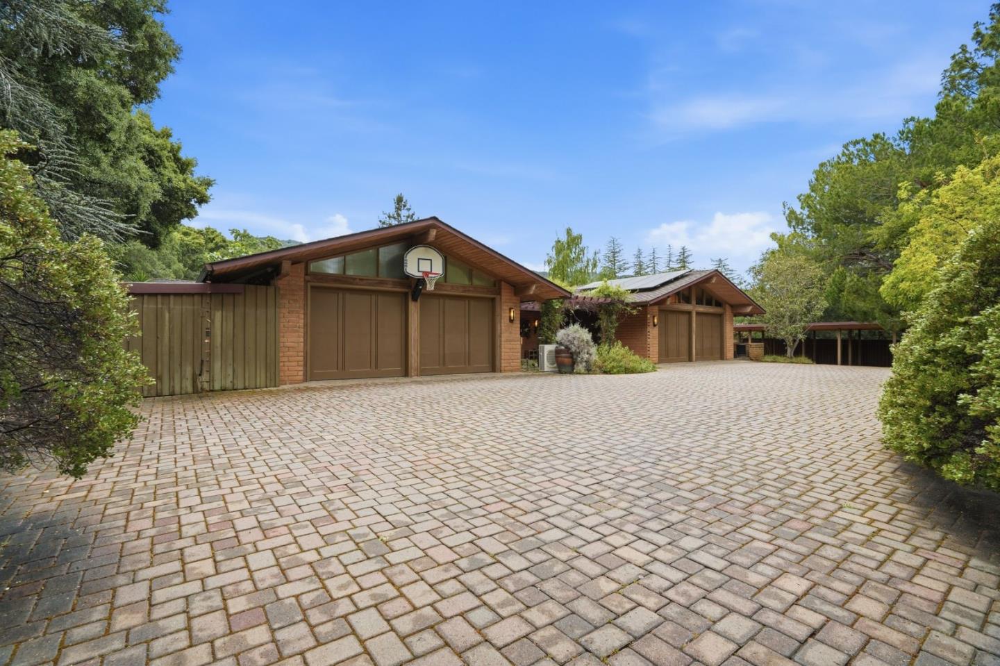 Loyola Drive, Los Altos, CA, 94024