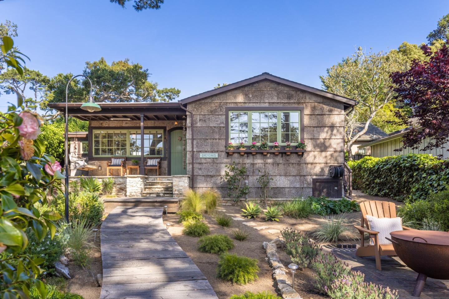 Front Image Thumbnail for ML82044117