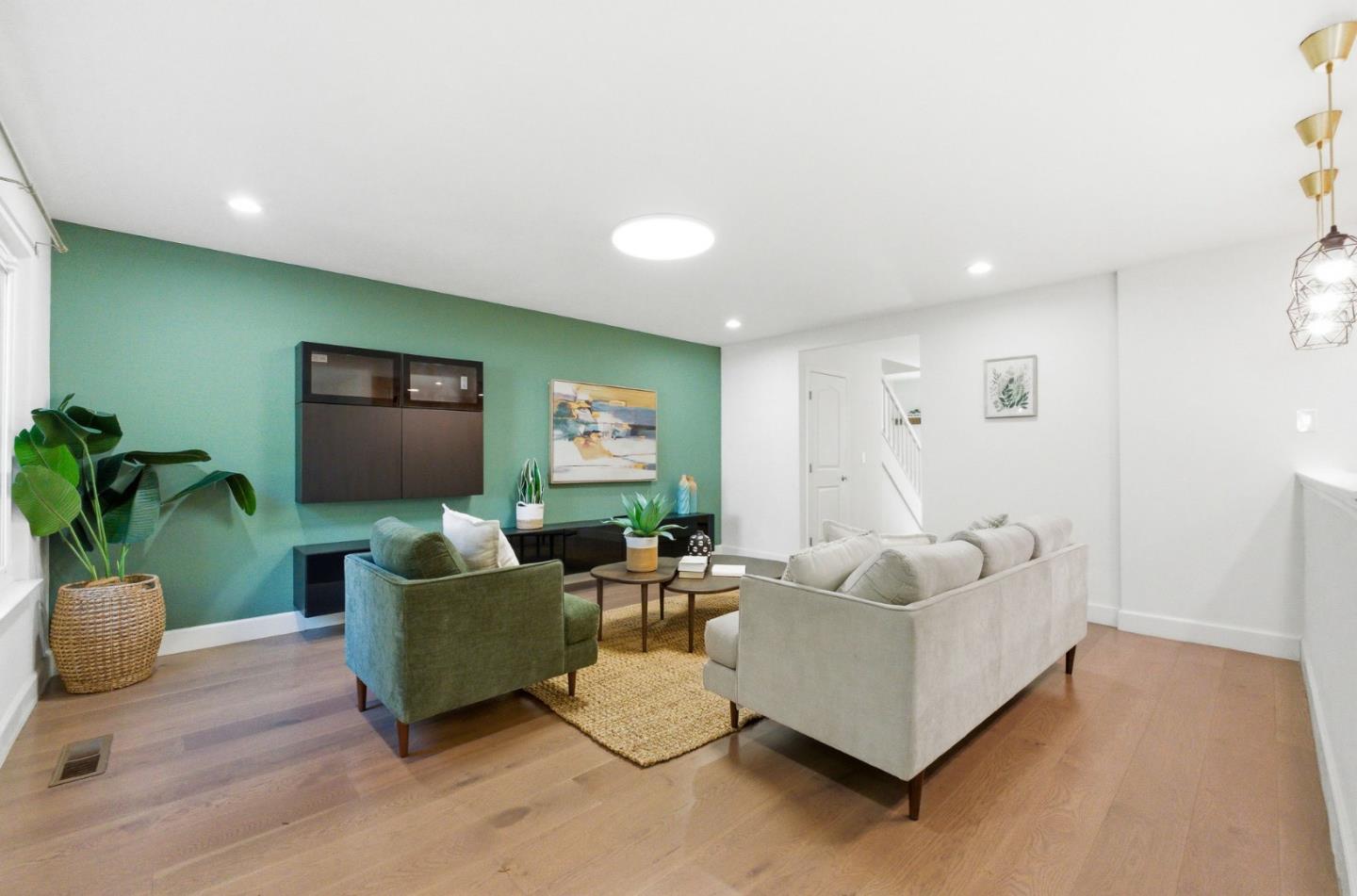 Photo #5: ML82044127 Listing: Photo #5