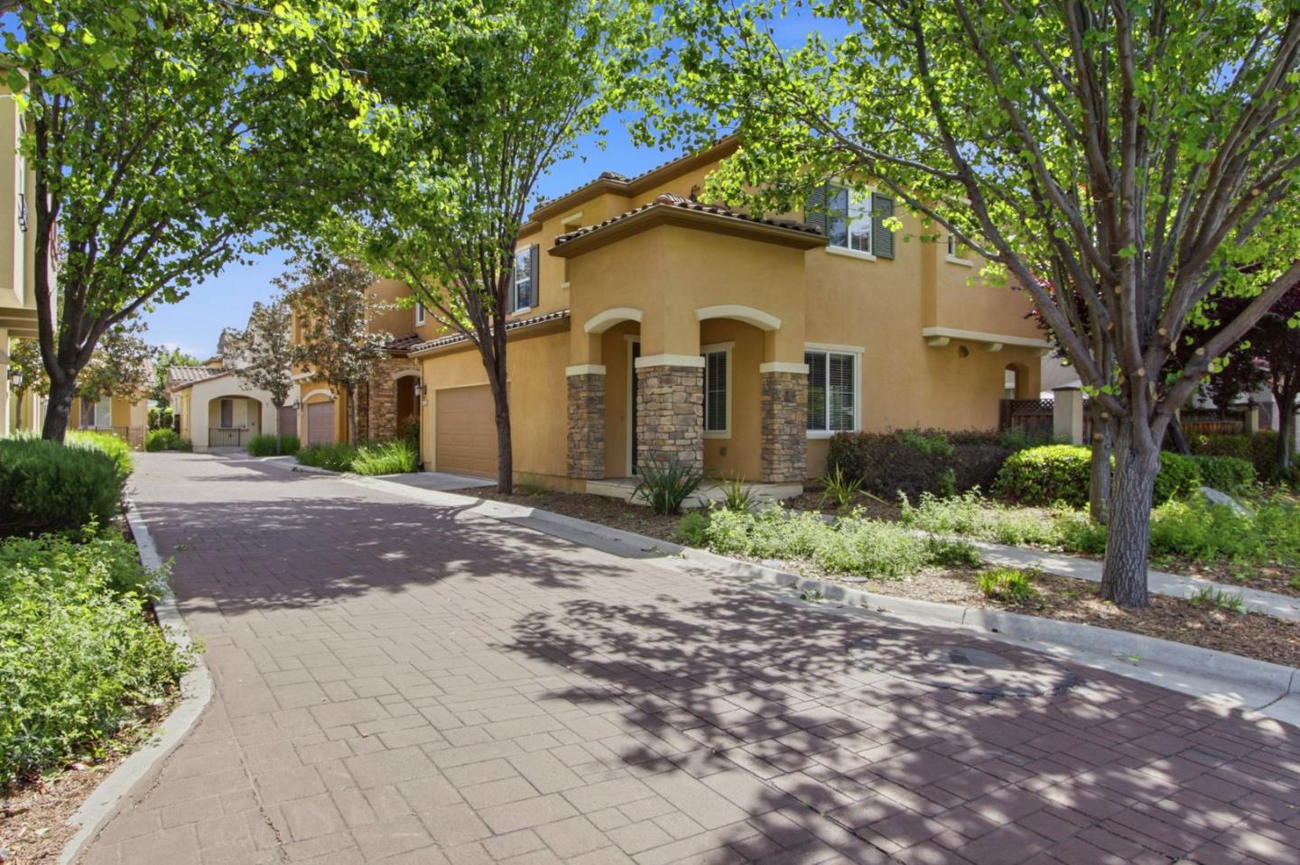 Front Image Thumbnail for ML82044137