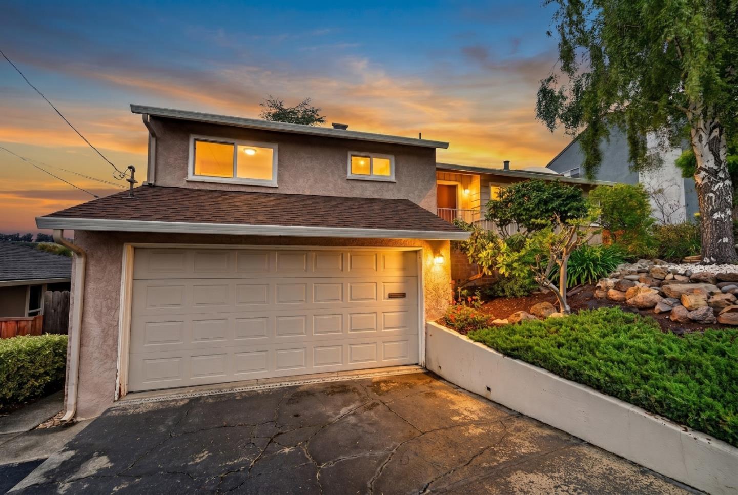 Front Image Thumbnail for ML82044160