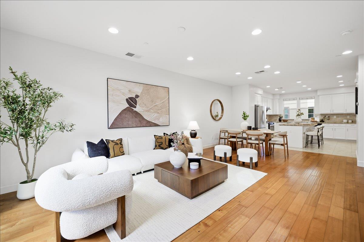 Front Image Thumbnail for ML82044175