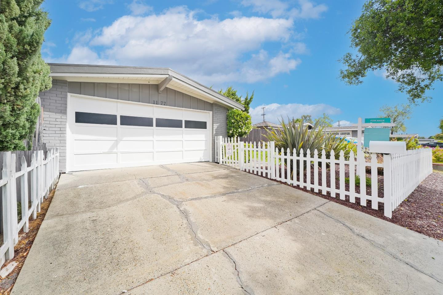 Front Image Thumbnail for ML82044235