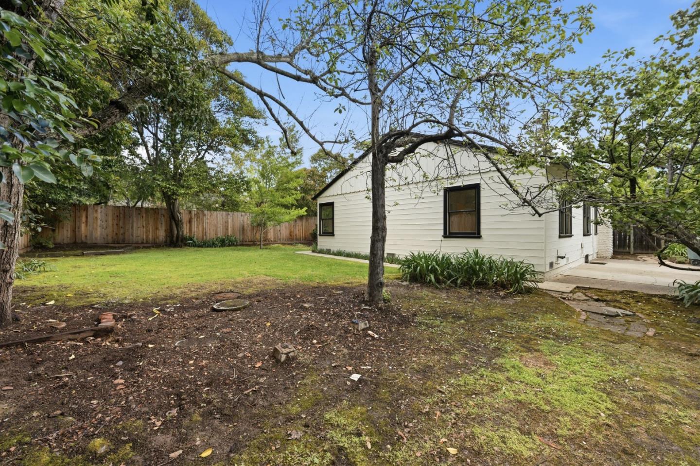 884 Cordilleras Avenue, San Carlos, CA, 94070