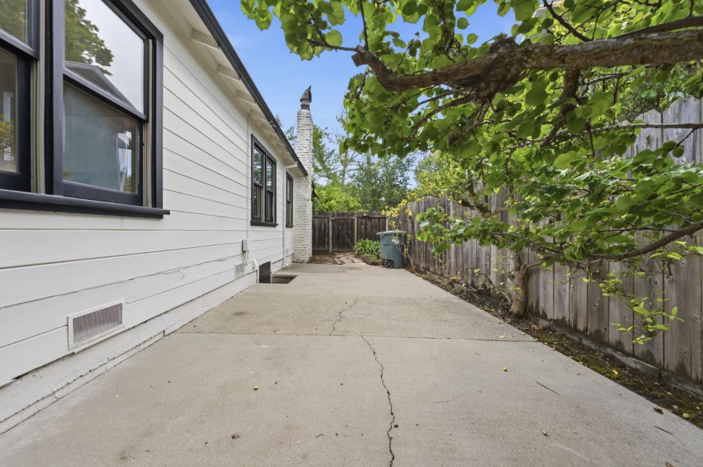 884 Cordilleras Avenue, San Carlos, CA, 94070