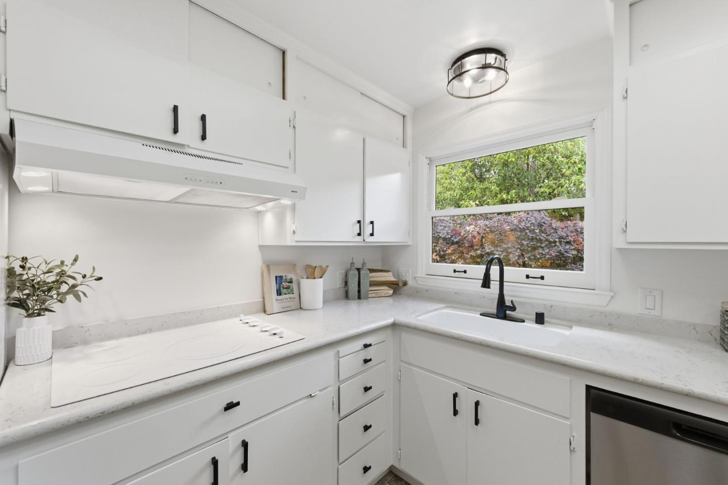 884 Cordilleras Avenue, San Carlos, CA, 94070