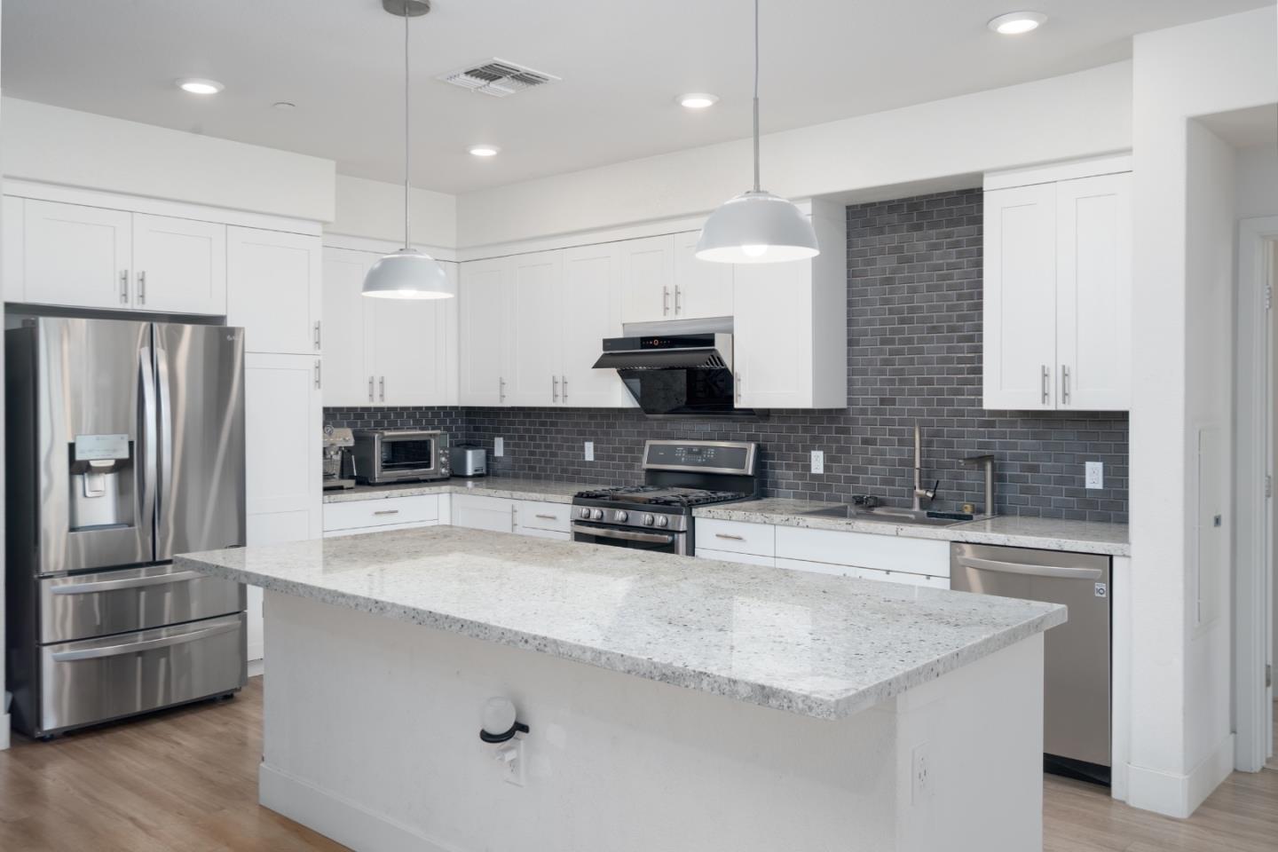 Photo #4: ML82044264 Listing: Photo #4