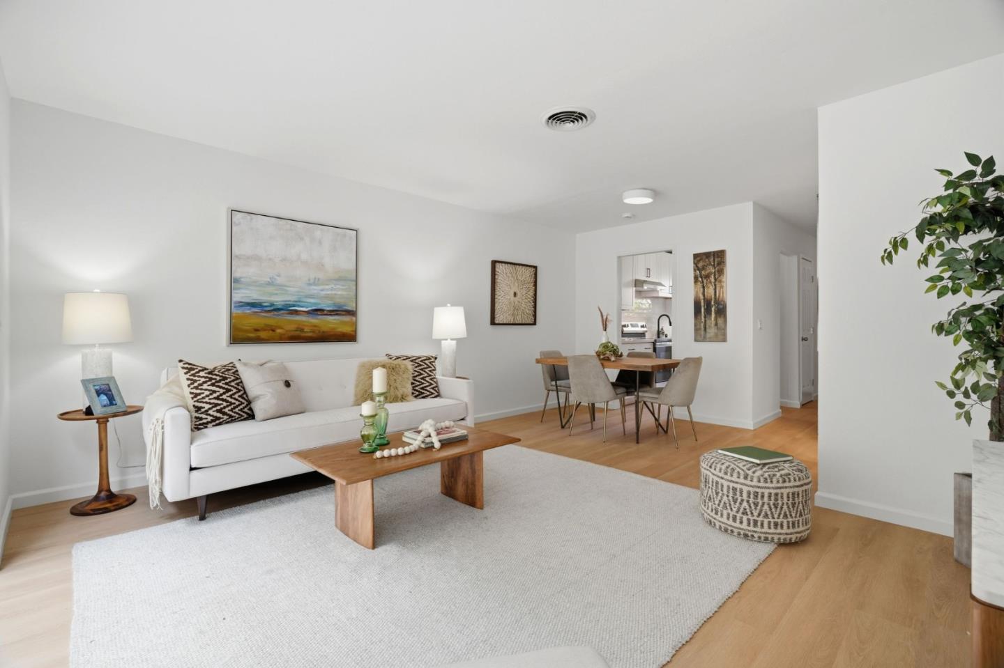 Front Image Thumbnail for ML82044271