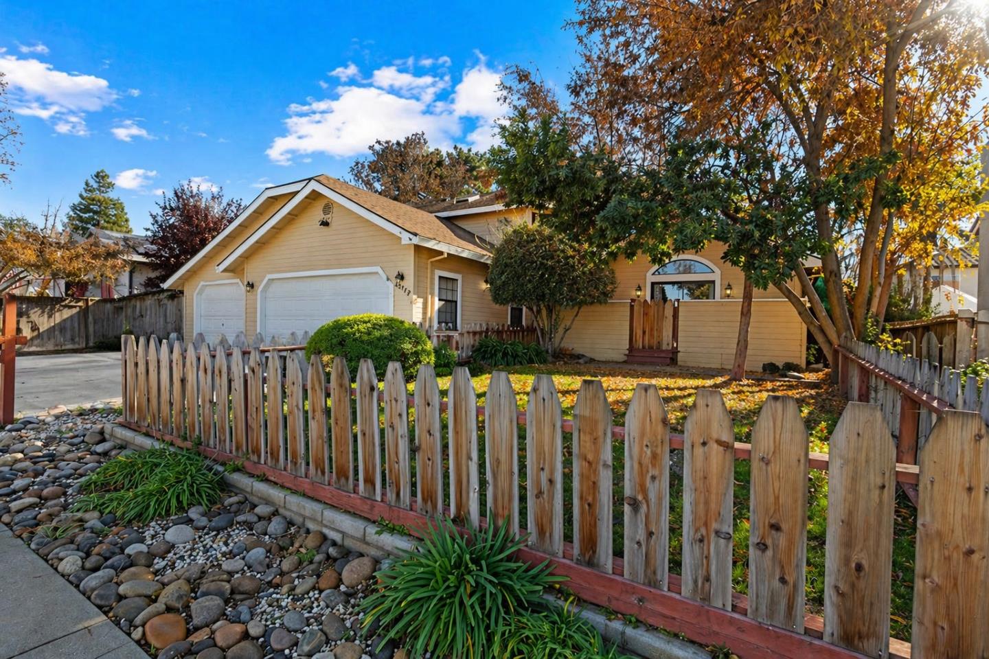 Front Image Thumbnail for ML82044280