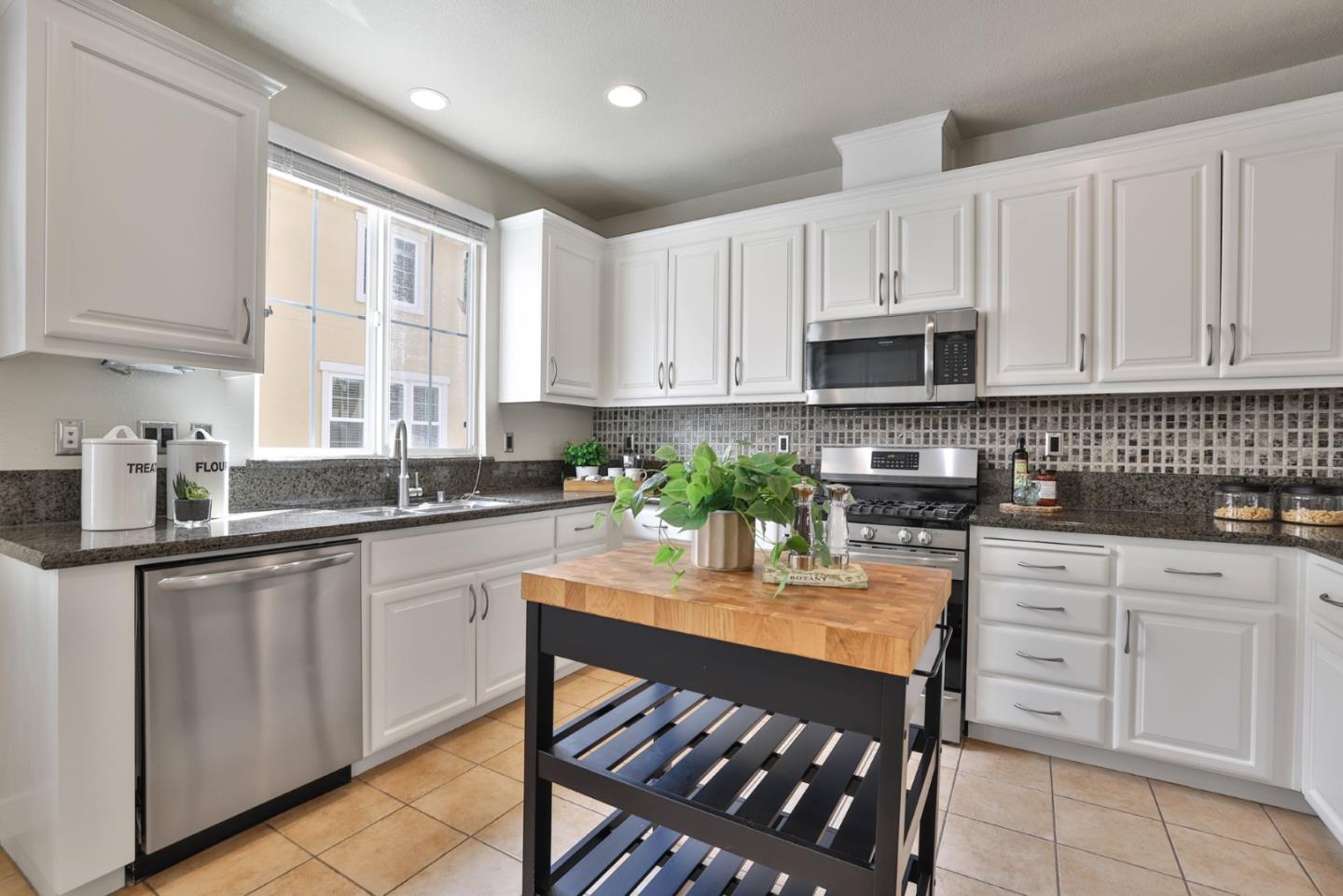 Photo #12: ML82044288 Listing: Photo #12