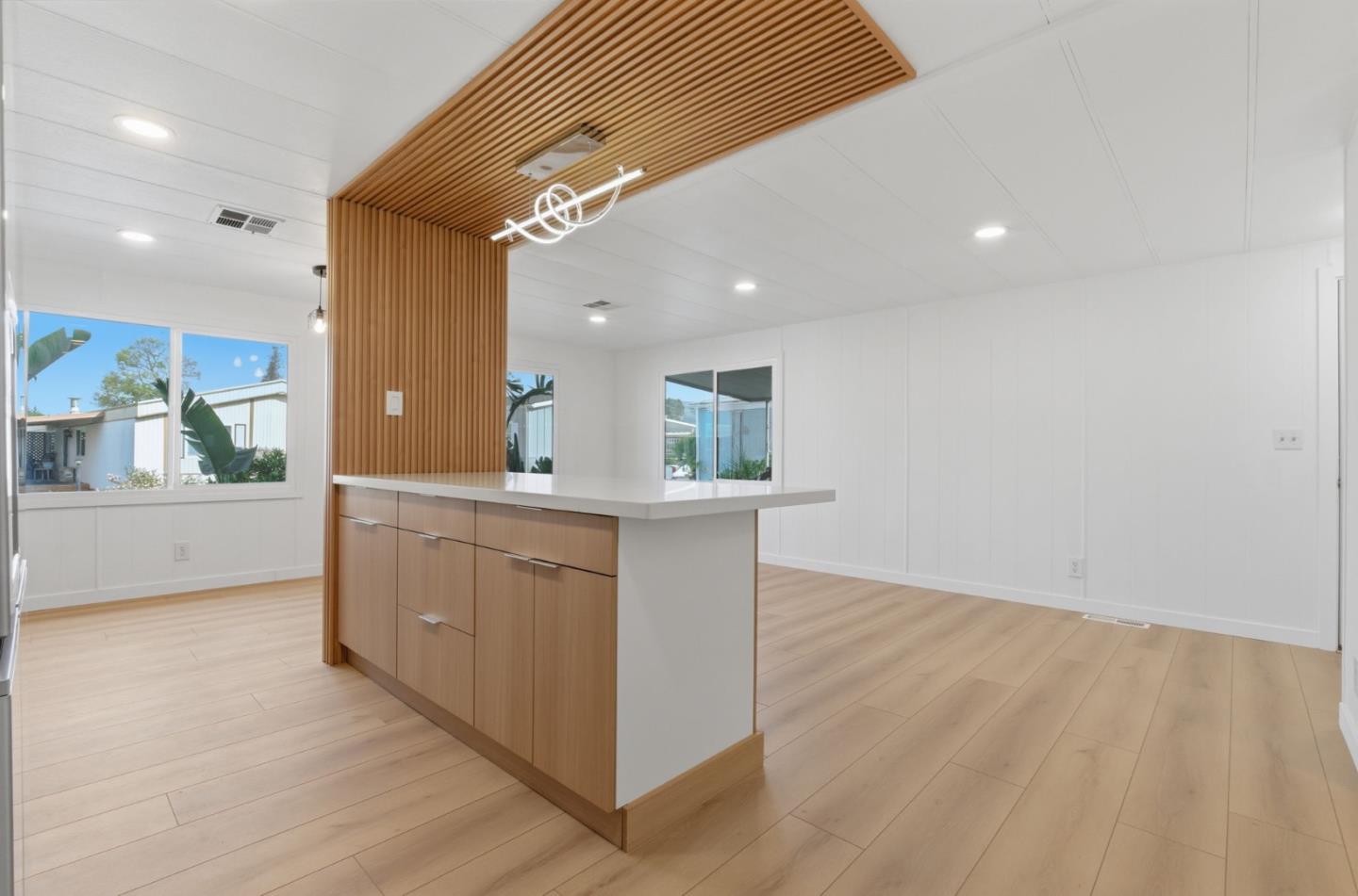 Front Image Thumbnail for ML82044291