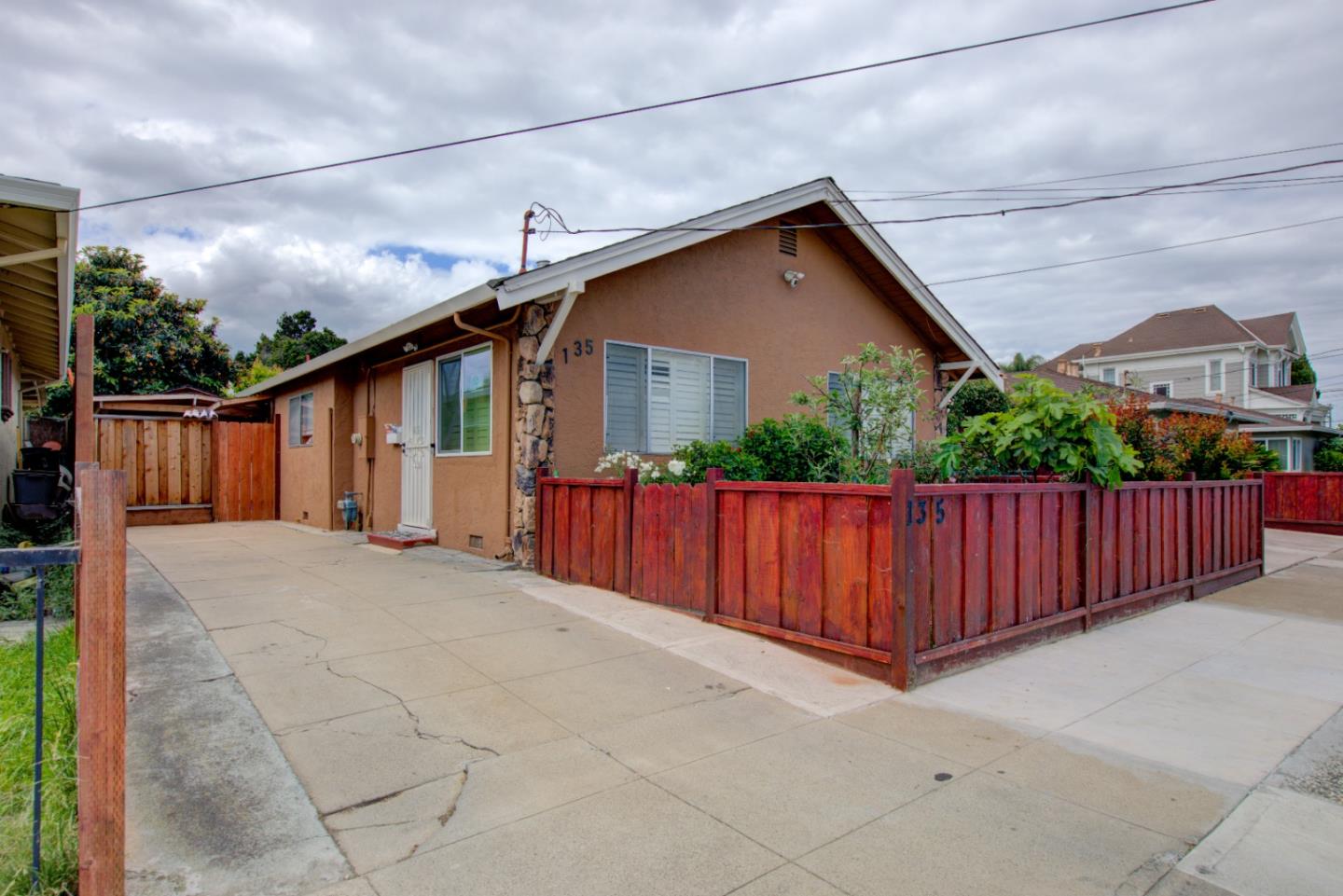 135 S 26th ST, SanJose, CA 95116, Photo 2