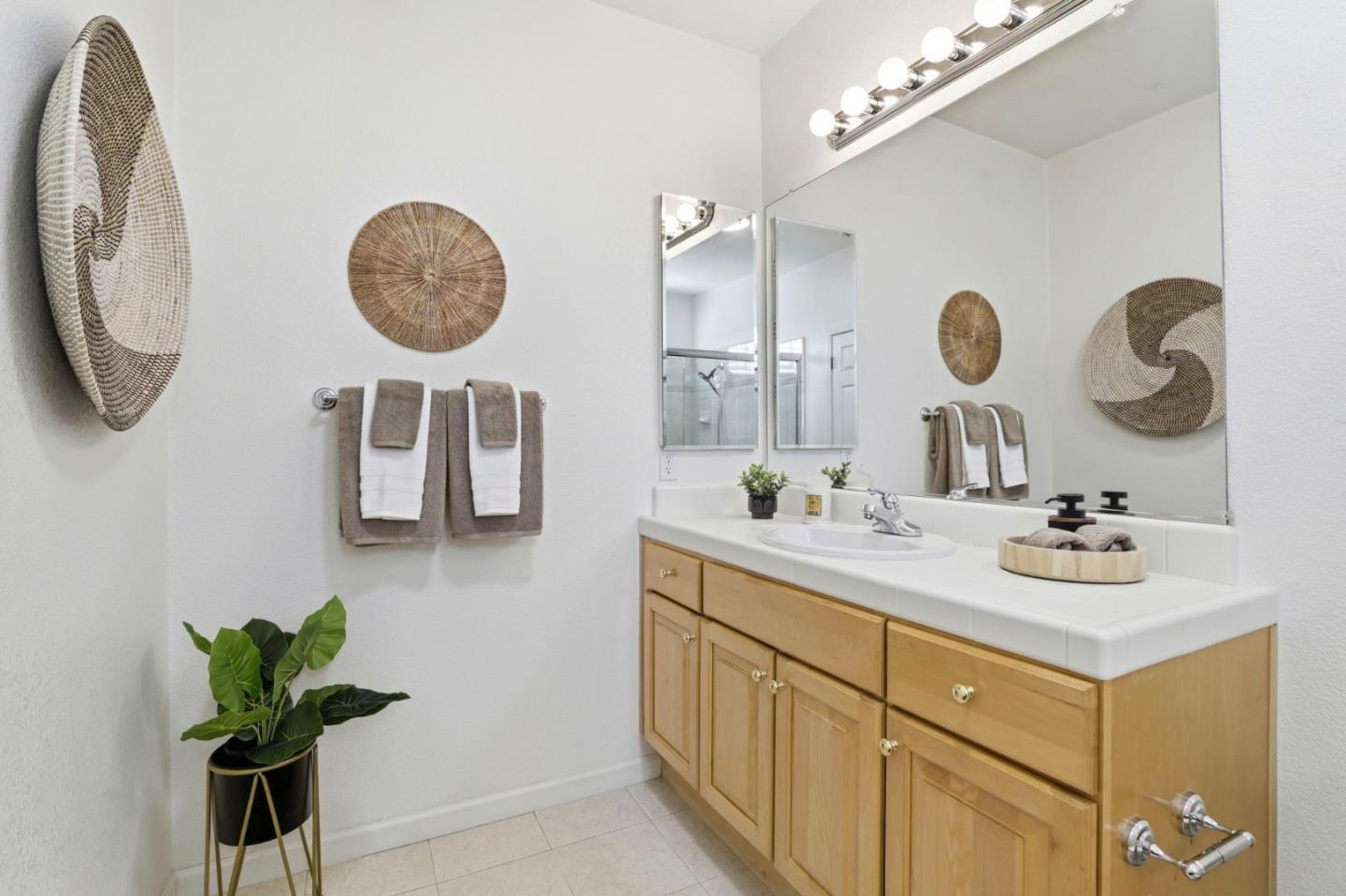 Photo #31: ML82044298 Listing: Photo #31