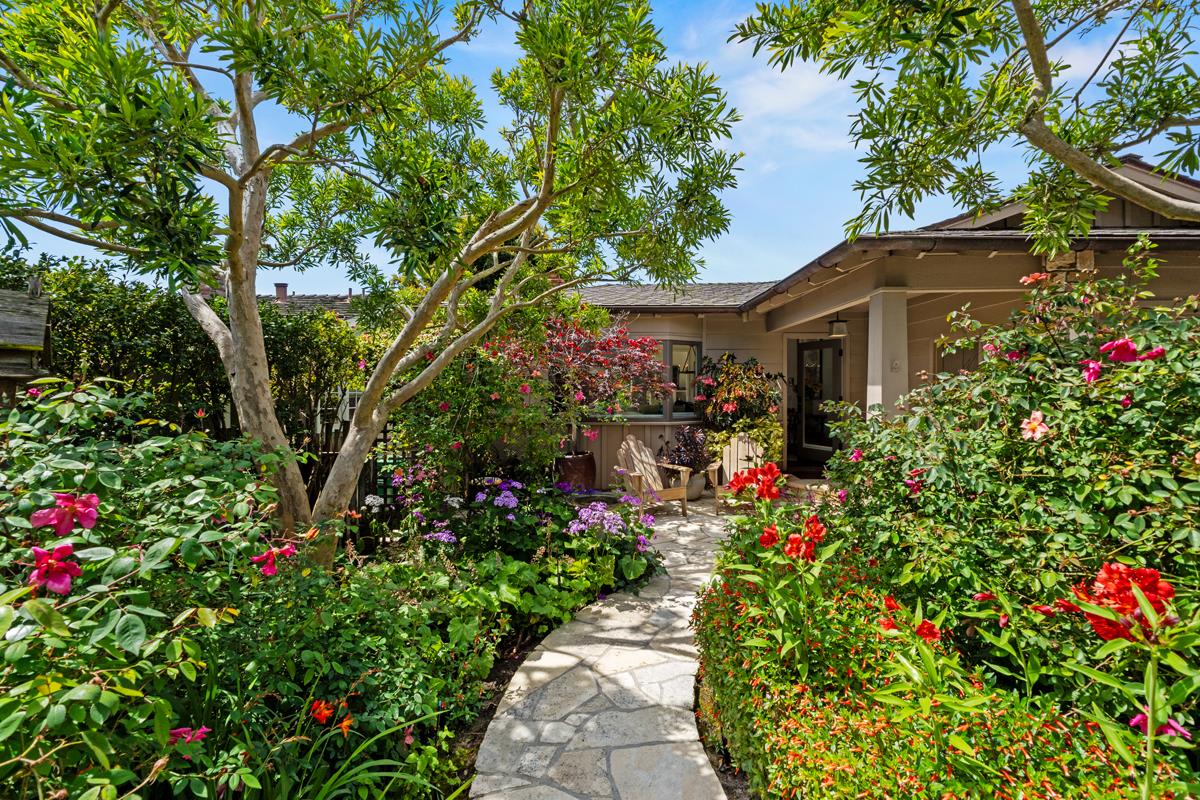 Front Image Thumbnail for ML82044319