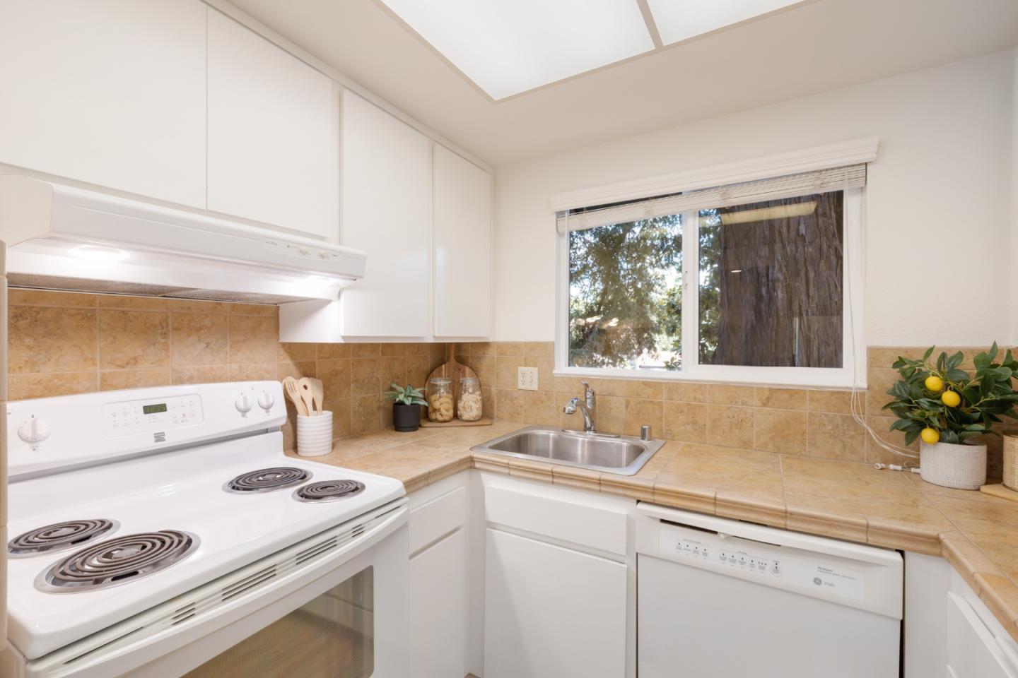 Photo #7: ML82044339 Listing: Photo #7