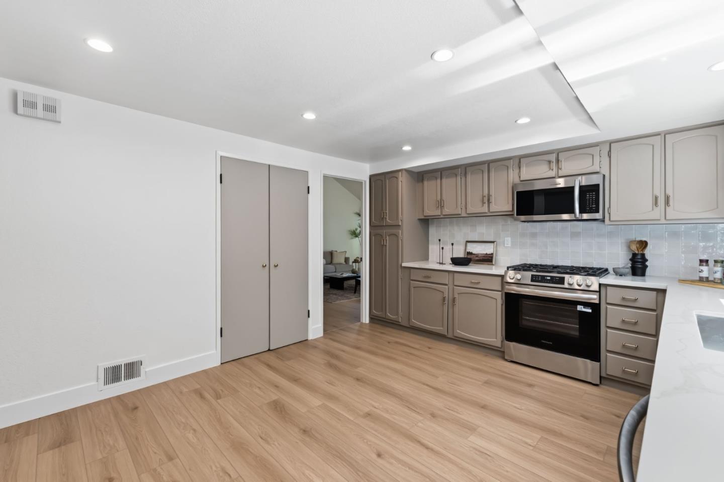 Photo #29: ML82044341 Listing: Photo #29