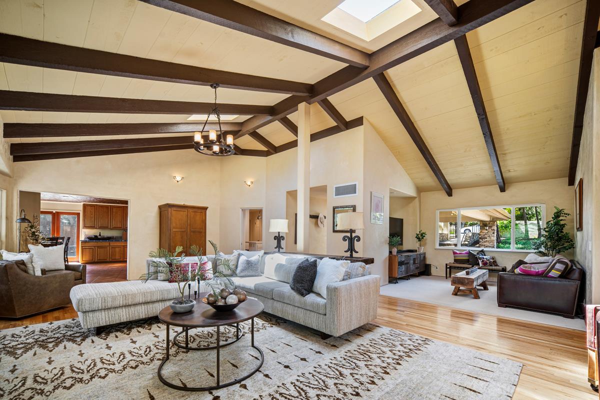 Front Image Thumbnail for ML82044350