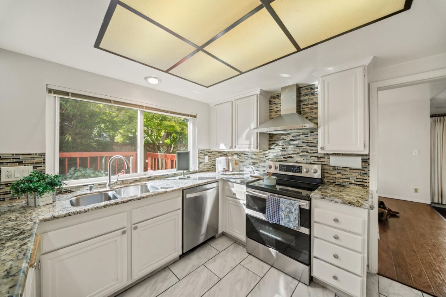 60 Beach Park Boulevard, Foster City, CA, 94404