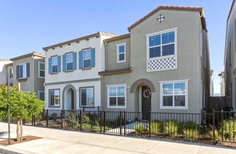 Front Image Thumbnail for ML82044380