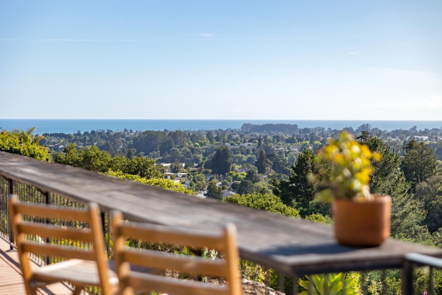 Front Image Thumbnail for ML82044383